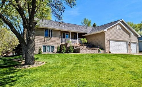 2104 6th Ave Se, Willmar, MN, 56201-4863 | Card Image