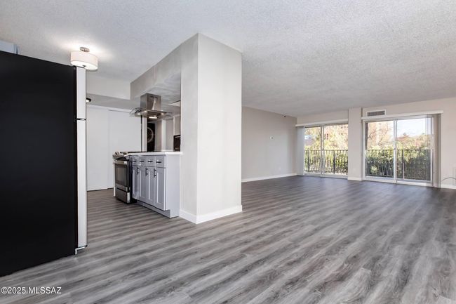 1 Redondo Condo 1.1 | Image 7