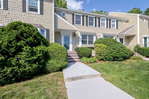 8 Stillwater Drive, Nashua, NH, 03062 | Card Image