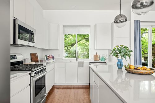 9-1801 E 2nd St, Austin, TX, 78702-4431 | Card Image
