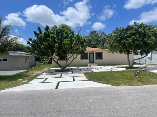 270 Nw 147th St, Miami, FL, 33168-4236 | Card Image