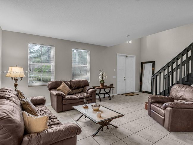 4209 Pinewood Ln, House other with 5 bedrooms, 4 bathrooms and null parking in Weston FL | Image 10