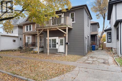 989 Lincoln Rd, Windsor, ON, N8Y2H3 | Card Image