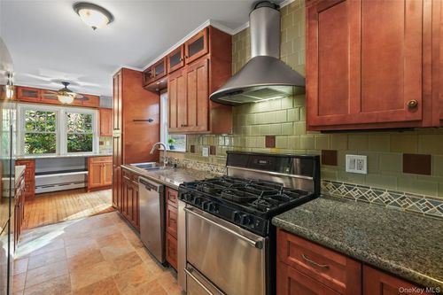 1 Wood Rd, Croton-On-Hudson, NY, 10520-2317 | Card Image