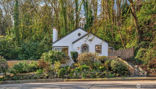2301 Delmar Dr E, Seattle, WA, 98102-4025 | Card Image
