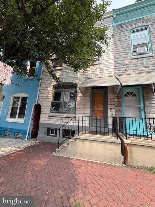 1049 Oley St, READING, PA, 19604-2548 | Card Image