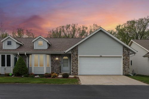 2908 Valley Avenue, West Bend, WI, 53095 | Card Image