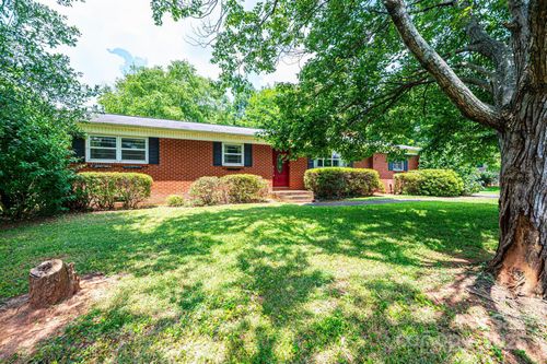 1008 2nd St Se, Conover, NC, 28613-1808 | Card Image