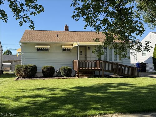16124 Holland Road, Brook Park, OH, 44142 | Card Image