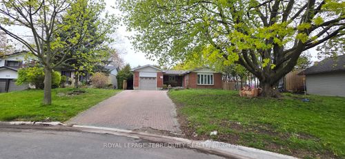 134 Switzer Dr, Oshawa, ON, L1G3J7 | Card Image
