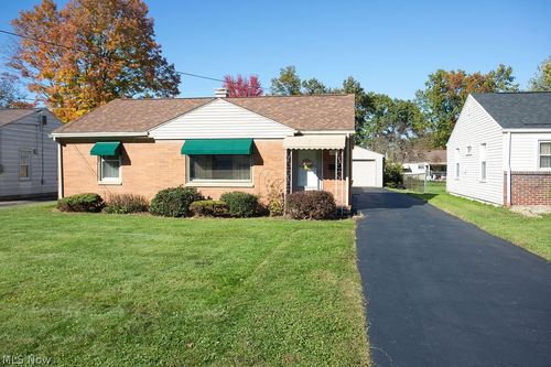126 Centervale Ave, Youngstown, OH, 44512-4522 | Card Image