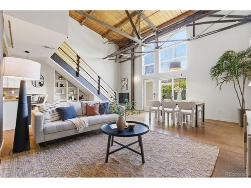 124-3033 Blake St, Denver, CO, 80205-2367 | Card Image