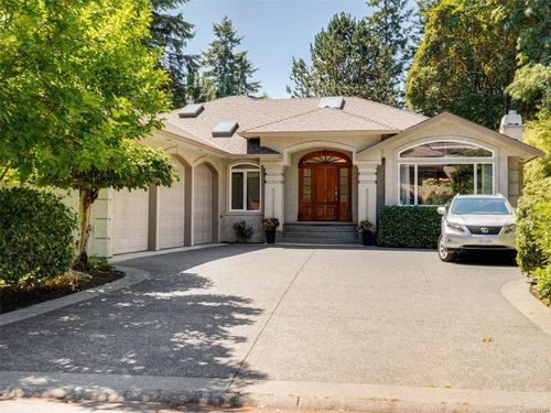 2265 Sage Lane, Saanich, BC, V8N6L6 | Card Image