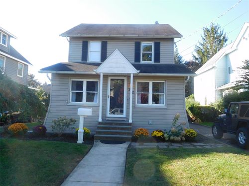 202 Linden St, Rockville Centre, NY, 11570-2537 | Card Image