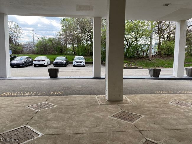 View of vehicle parking | Image 16