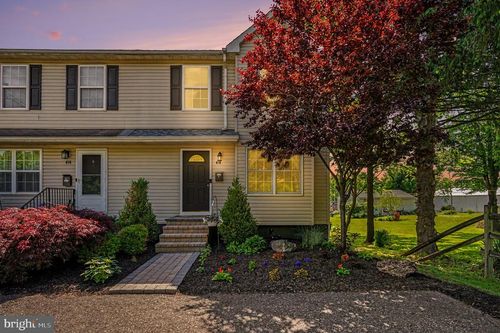 418 State St, EAST GREENVILLE, PA, 18041-1702 | Card Image