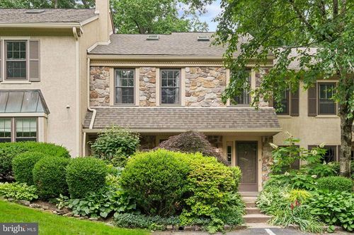 802 Weatherstone Dr, PAOLI, PA, 19301-1937 | Card Image
