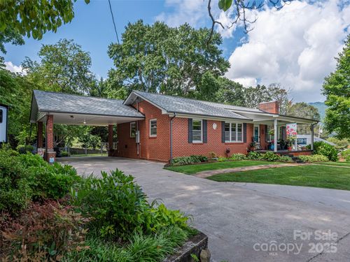 156 Highland Rd, Waynesville, NC, 28786-3510 | Card Image
