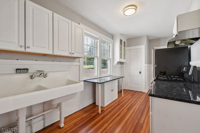 99 E Passaic Ave, Home with 4 bedrooms, 2 bathrooms and null parking in Bloomfield NJ | Image 10