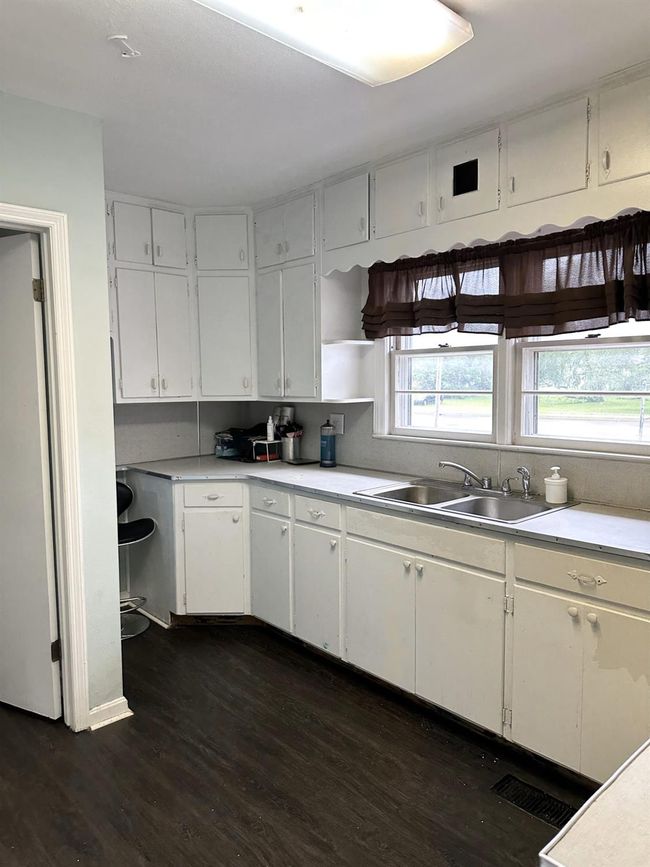 2600 N Park Rd, Home with 0 bedrooms, 1 bathrooms and null parking in Connersville IN | Image 10