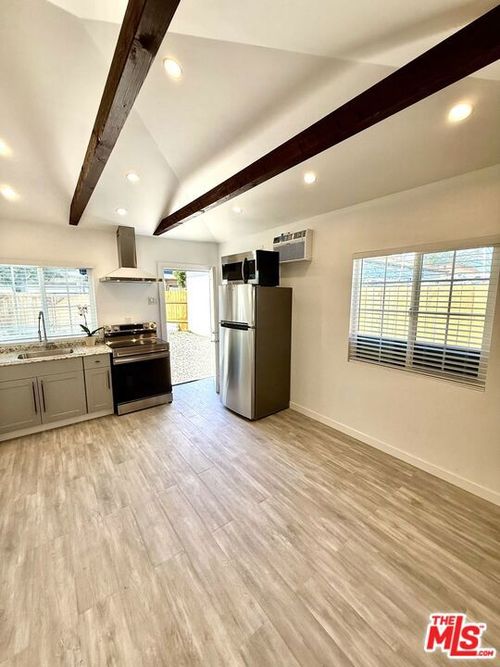 a-20847 Community St, Winnetka, CA, 91306-1503 | Card Image