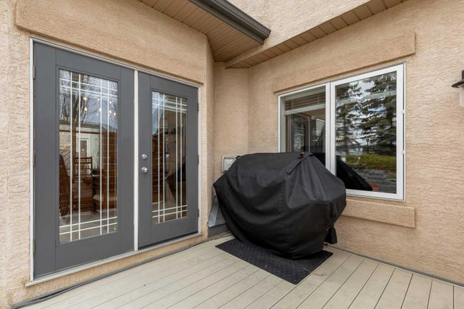 163 Strathridge Place Sw, Home with 3 bedrooms, 3 bathrooms and 4 parking in Calgary AB | Image 43