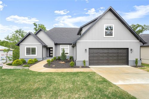 19 Tiree Dr, Bella Vista, AR, 72715-5220 | Card Image