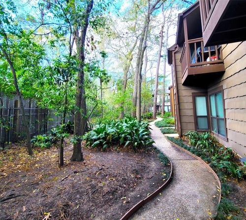 apt-203-11711 Memorial Dr, Houston, TX, 77024-7226 | Card Image