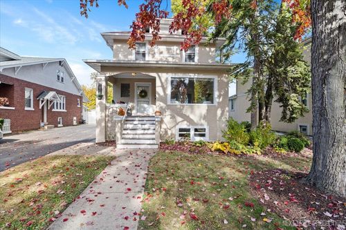 392 Herrick Rd, Riverside, IL, 60546-2049 | Card Image