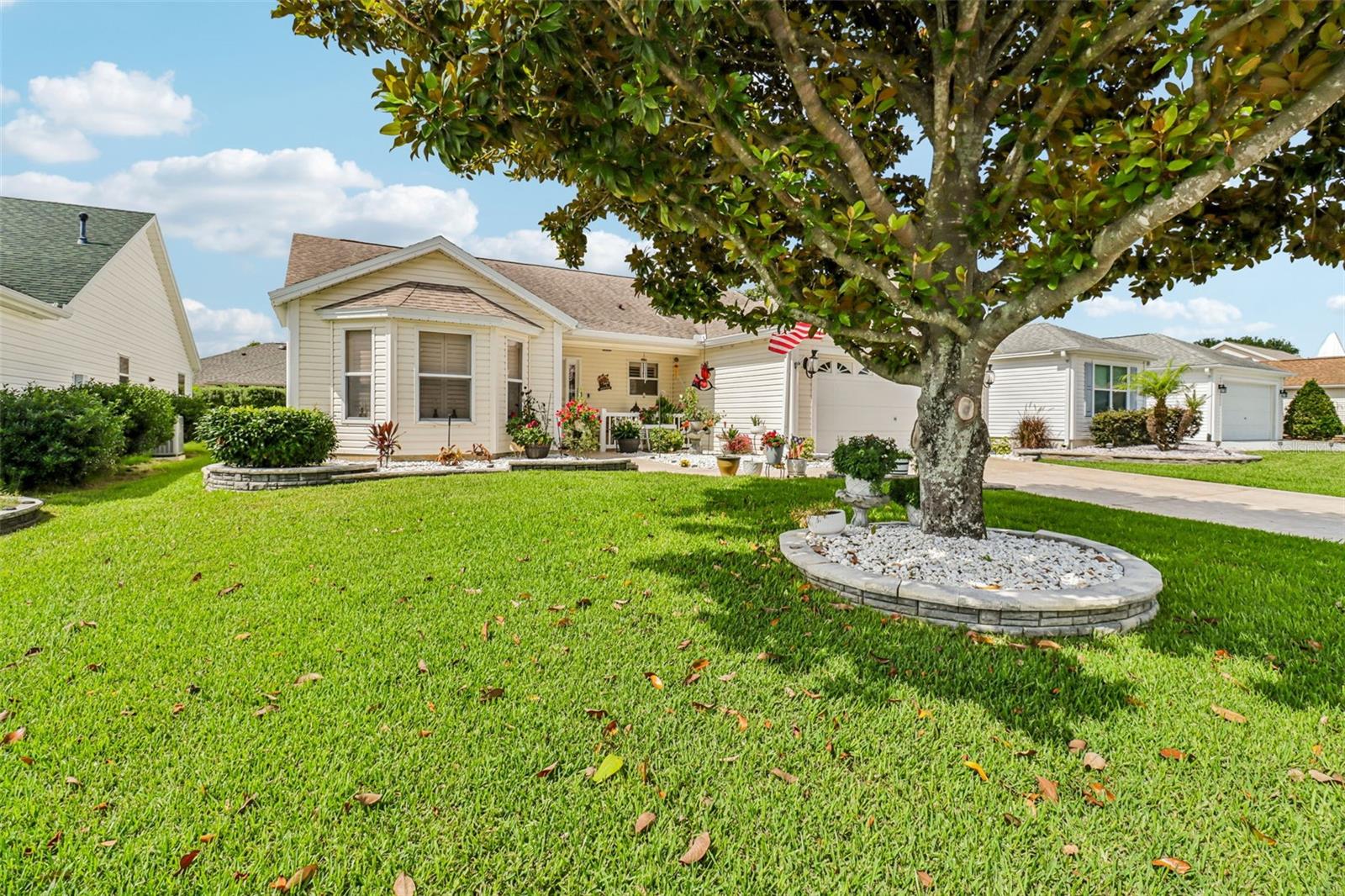 Residential in THE VILLAGES 2