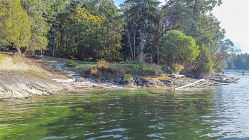 760 Sunset Dr, Salt Spring Island, BC, V8K1E7 | Card Image