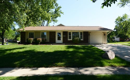 930 Sharon Ln, Schaumburg, IL, 60193-1349 | Card Image