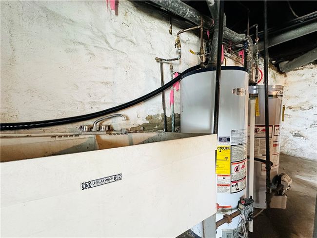 2 hot water tanks | Image 28