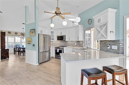 635 Fox Run Sw, Vero Beach, FL, 32962-5577 | Card Image