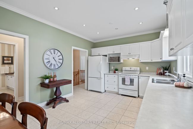 1 Caseton Cres, House other with 2 bedrooms, 3 bathrooms and 4 parking in Uxbridge ON | Image 11