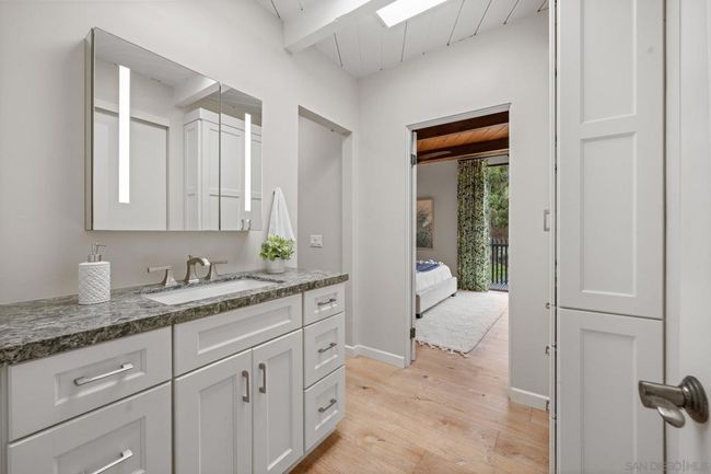 2036 Santa Fe Ave, Condo with 3 bedrooms, 2 bathrooms and 4 parking in Del Mar CA | Image 22