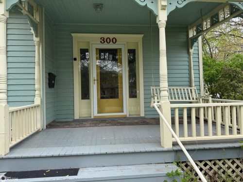 300 W Washington Ave, Fairfield, IA, 52556-3320 | Card Image