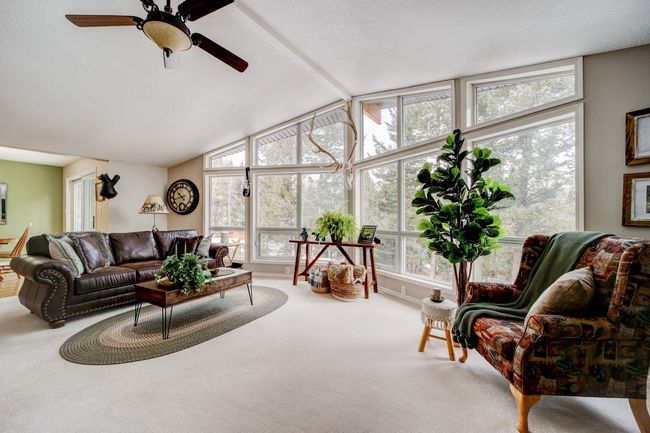 1709 East Hillcrest Drive, House other with 4 bedrooms, 3 bathrooms and null parking in Hillcrest AB | Image 7