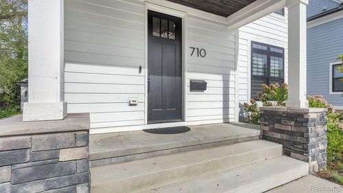 710 N Campbell Rd, Royal Oak, MI, 48067-2161 | Card Image