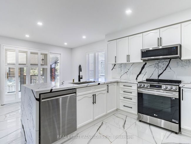 74 Pinebrook Cir, House other with 5 bedrooms, 2 bathrooms and 4 parking in Caledon ON | Image 10