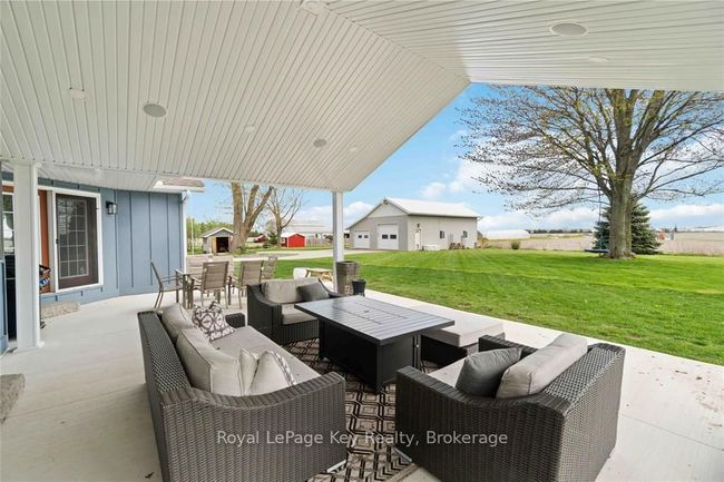 1949 Michigan Line, House other with 3 bedrooms, 3 bathrooms and 6 parking in Sarnia ON | Image 33
