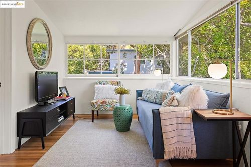 apt-4-2611 Piedmont Ave, Berkeley, CA, 94704-3428 | Card Image