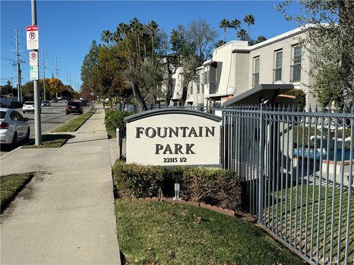 22049 Oxnard St, Woodland Hills, CA, 91367-3546 | Card Image