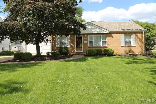 10501 Saint Michael Ln, Saint Ann, MO, 63074-2602 | Card Image
