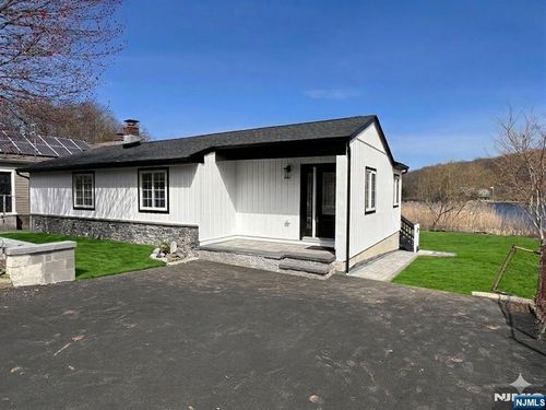 502 Otterhole Rd, West Milford, NJ, 07480-4331 | Card Image