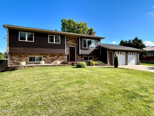 107 Borchardt Ave, Underwood, ND, 58576-4008 | Card Image