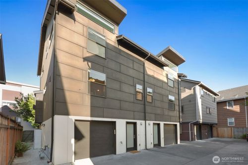 a-1508 44th Ave Sw, Seattle, WA, 98116-1619 | Card Image