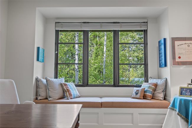 Bay window in second guest ensuite. | Image 52