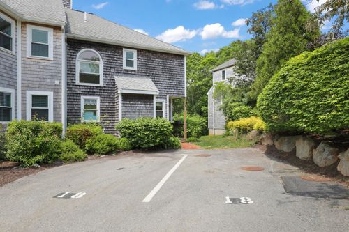 18 Harbor Hill Dr, Bourne, MA, 02532-3880 | Card Image