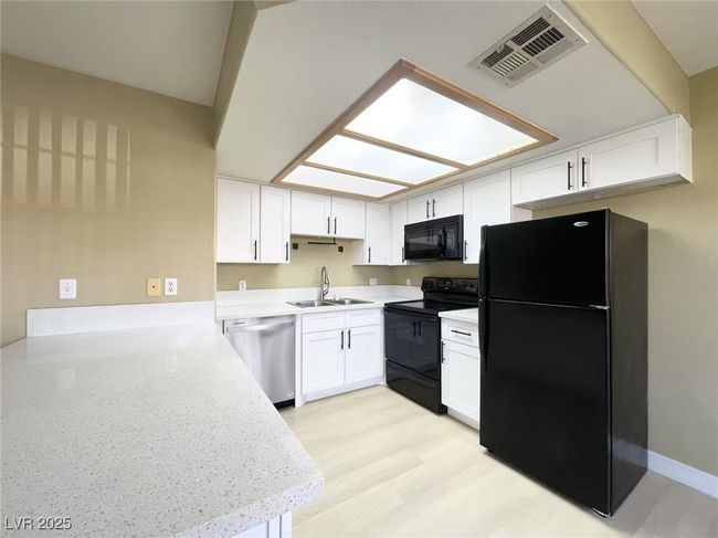 UNIT-1003 - 8410 Eldora Ave, Condo with 2 bedrooms, 2 bathrooms and null parking in Las Vegas NV | Image 8